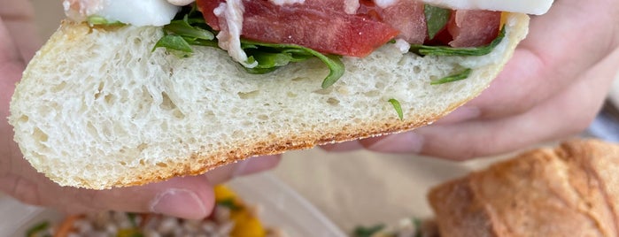 The Real Italian Deli of Palm Springs is one of Lugares guardados de Maya.