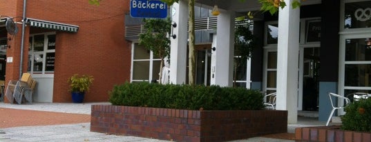 Bäckerei Zwieback is one of Locais curtidos por Michael.