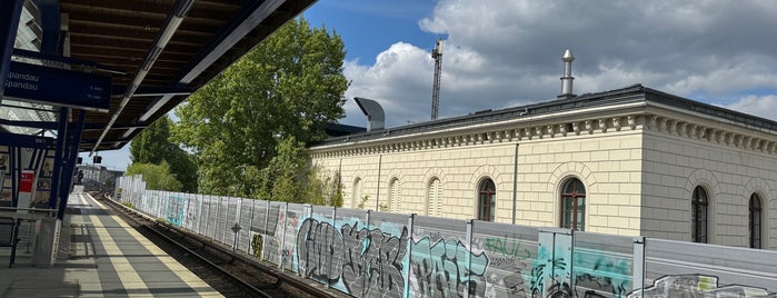 S Stresow is one of Berliner Bahnhöfe.