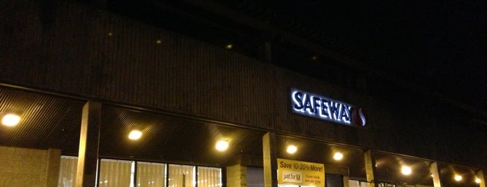 Safeway is one of Lugares favoritos de Kristina.