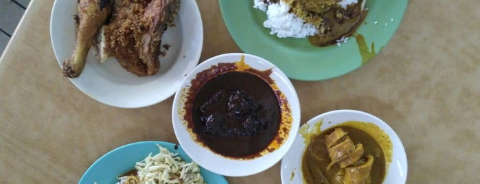 Zainul Nasi Kandar is one of สถานที่ที่ See Lok ถูกใจ.