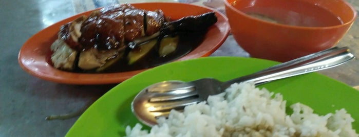Leng Chai Duck Rice is one of สถานที่ที่ See Lok ถูกใจ.