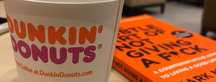 Dunkin' is one of Lugares favoritos de Waleed.