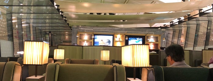 Premier Lounge is one of Lugares favoritos de Waleed.