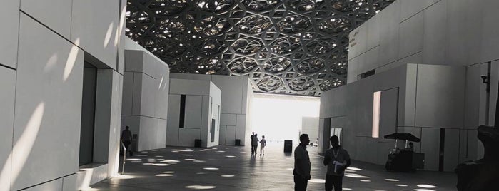 Louvre Abu Dhabi is one of Tempat yang Disukai Waleed.