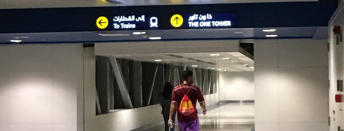 Dubai Internet City Metro Station is one of Tempat yang Disukai Waleed.