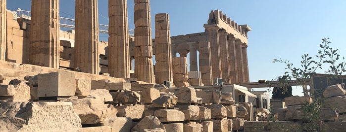 Acrópolis de Atenas is one of Lugares favoritos de Waleed.