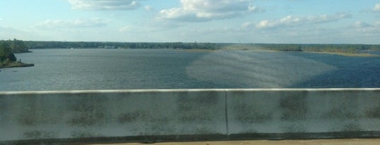 Blackwater Bridge is one of สถานที่ที่ Devin ถูกใจ.