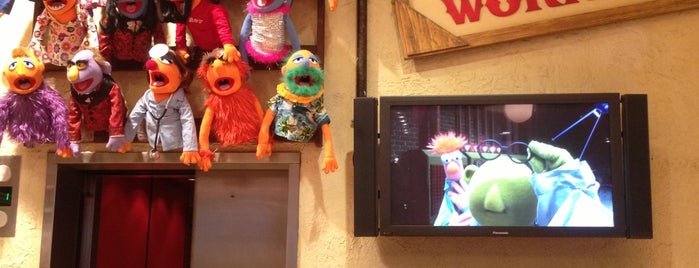 The Muppet Whatnot Workshop @ Fao Schwarz is one of #MEinUSA.