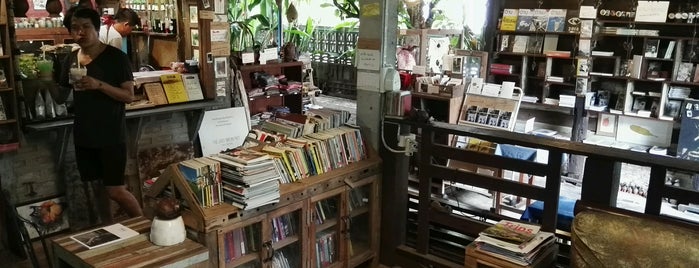 Banban Nannan Library is one of cafe culture thailand.