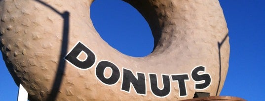 Randy's Donuts is one of California Suggestions.