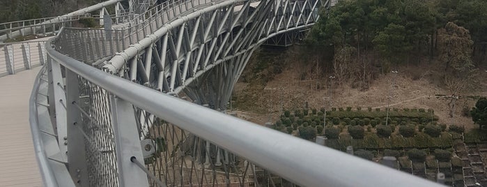 Tabiat Bridge | پل طبیعت is one of Lugares guardados de iman.