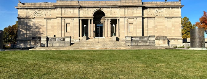 Memorial Art Gallery is one of Rochester.