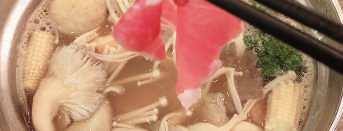 shabu shabu 食得爽 旋轉火鍋 is one of Lugares favoritos de Tracy.