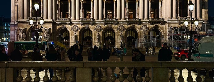 Académie Nationale de Musique is one of Paris monuments and places to visit 🏛.