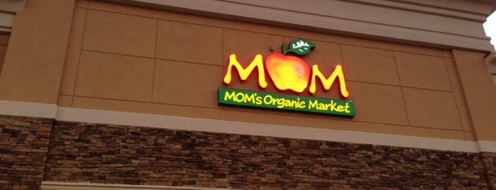MOM's Organic Market is one of D.P.'ın Kaydettiği Mekanlar.