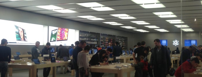 Apple il Leone is one of Apple Stores Italy.