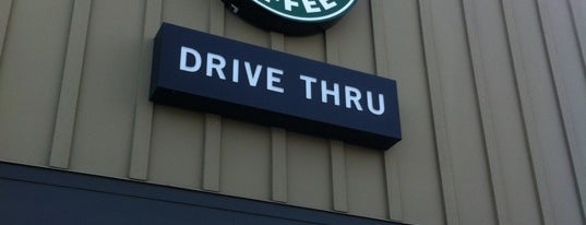 Starbucks is one of Tempat yang Disukai Natz.