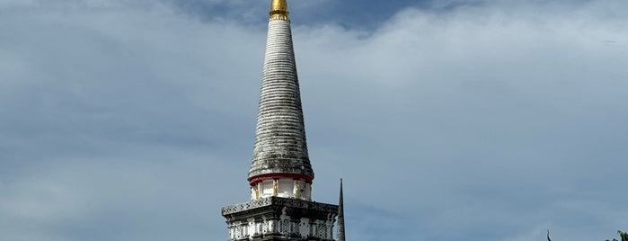 Wat Phra Mahathat is one of นครศรีธรรมราช.