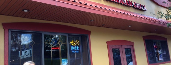 Azteca Mexican Grill is one of Locais curtidos por Kaylina.