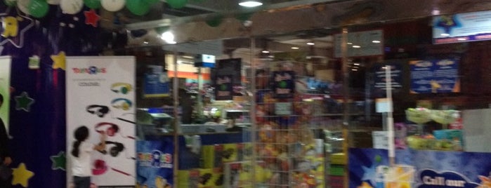 Toys "R" Us is one of Lieux qui ont plu à Mohammed.