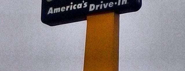 Sonic Drive-In is one of Locais curtidos por Derrick.