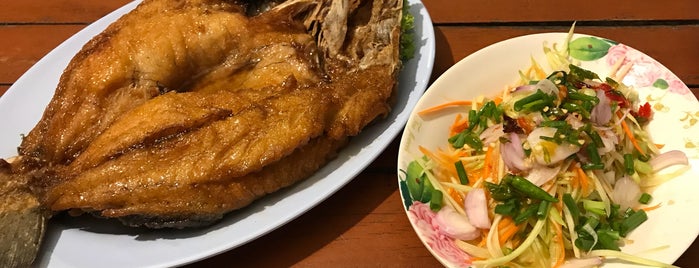 Krua Thongsuk Seafood is one of ชะอำ หัวหิน.