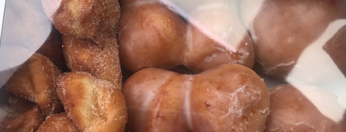 Golden Donuts is one of Must-visit Food in Columbus.