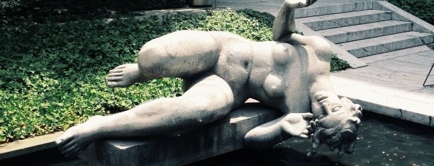 MoMA Sculpture Garden is one of Vegan yorker trip.