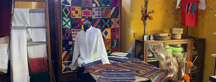 Tianguez, tienda de artesanía is one of Quito.