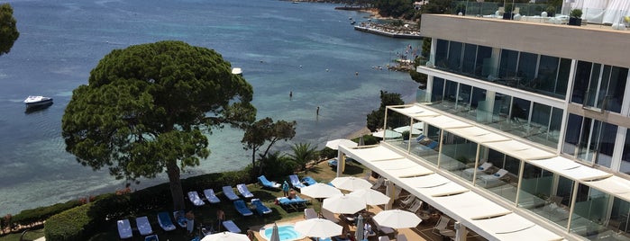 Hotel ME Ibiza is one of Tempat yang Disukai Gwen.