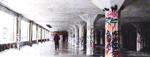 The Abandoned Warehouse is one of CAN - Montreal, QC.