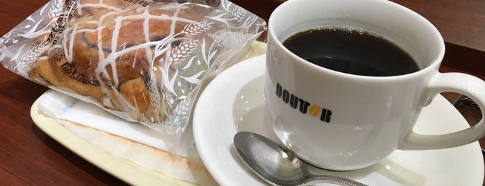 Doutor Coffee Shop is one of Locais curtidos por mayumi.