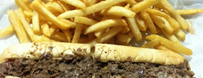 Famous Philly Cheesesteaks & Beer Garden is one of สถานที่ที่ Jerod ถูกใจ.