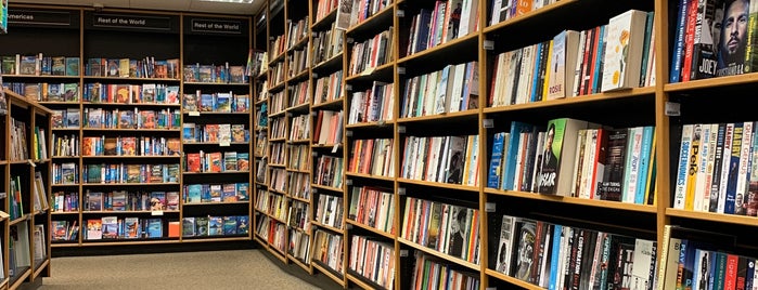 Waterstones is one of carolinec : понравившиеся места.