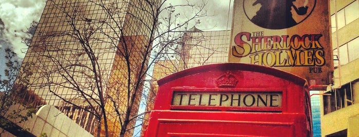 Sherlock Holmes Pub is one of Lieux qui ont plu à James.