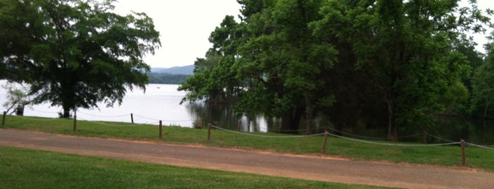 Mud Creek is one of 2013 - 100 Dishes to Eat in Alabama Before You Die.