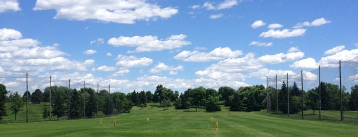 Hollydale Golf Course is one of Lugares favoritos de Ben.