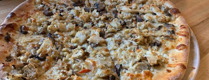 OTTO Pizza is one of Posti salvati di Amber.