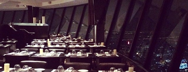 360 Restaurant is one of Toronto: My fav. hotels, food & nightlife spots!.