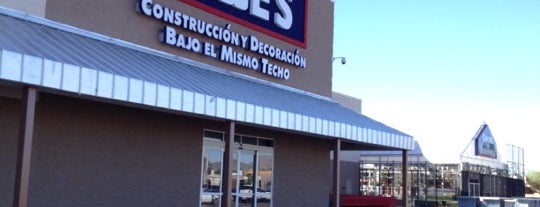 Lowe's is one of Locais curtidos por Anabel.