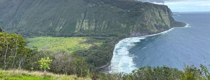 Waipio Valley is one of Hawaii Honeymoon spots.