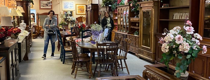 Rangeline Antique Mall is one of new places to shop.