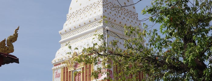 Phra That Renu Nakhon is one of Nakhon Phanom (นครพนม).