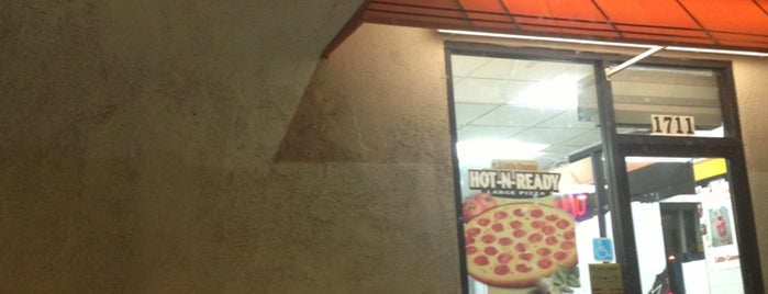 Little Caesars Pizza is one of Lisa’s Liked Places.