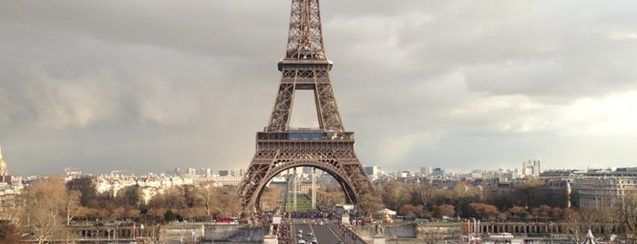 Eiffelturm is one of Paris.