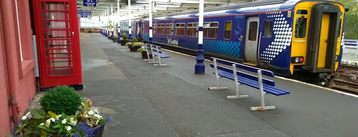 Kilmarnock Railway Station (KMK) is one of Places In Scotland Ive Been To.