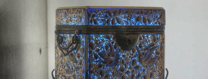 Terracotta & Glassware Museum | موزه آبگینه و سفالینه is one of สถานที่ที่ Adrian ถูกใจ.