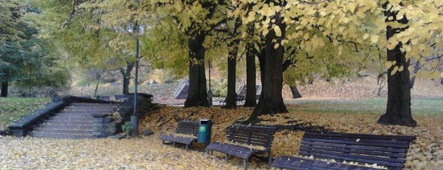 Pirogovi park is one of สถานที่ที่ Carl ถูกใจ.