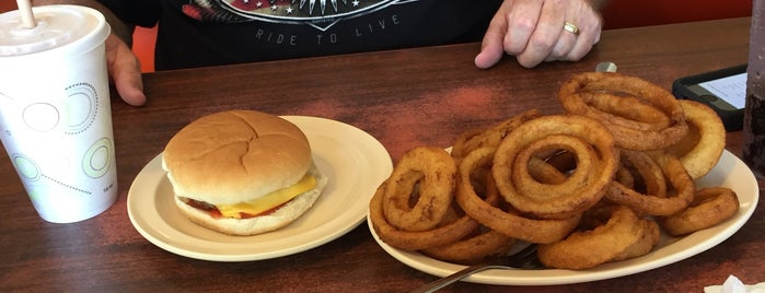 Bell's Drive In is one of Favorites.